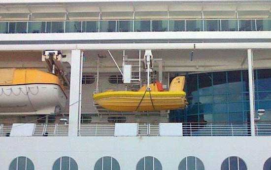 N&U Fast Rescue Boat Fendering Cover